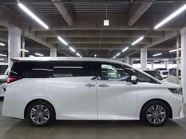 毎日新規物件入庫！3500台の高品質車をぜひとも、ご自身の目で直接ご覧になって、ご実感下さい、自身を持ってお勧めいたします。