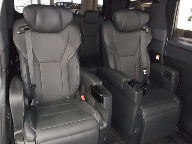 ご納車前のボディガラスコーティングも専門の業者が常駐しておりクオリティの高いコーティングを低価格にてご提供しております♪