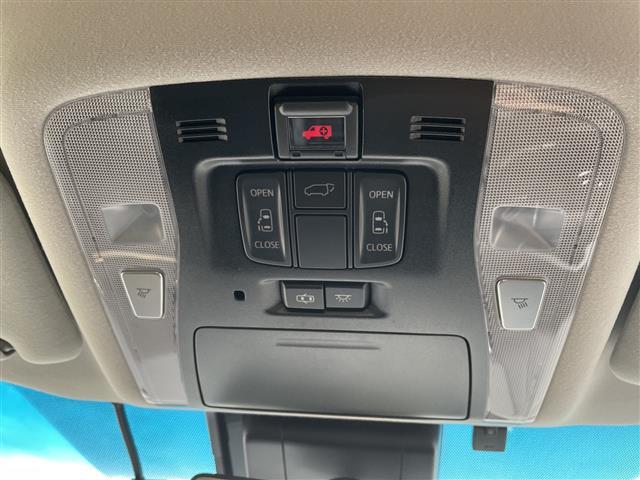 【後部座席操作部】『後部座席周辺の装備』の画像になります。写真の内容に関してご不明点、ご質問等がございましたらお気軽にガリバー店舗までお問い合わせください。