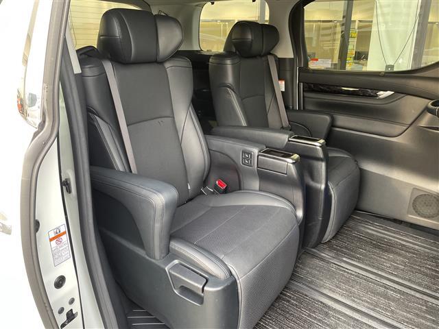 【後部座席】『後部座席周辺』の画像になります。写真の内容に関してご不明点、ご質問等がございましたらお気軽にガリバー店舗までお問い合わせください。