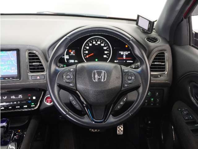 【Honda SENSING】先進の安全運転支援機能で、さまざまなシーンで運転をサポート！システムが運転中のヒヤリハット回避を支援します。