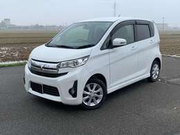 車両の品質管理は室内展示場を完備しておりますので、品質を保った状態の車両をご覧いただけます。