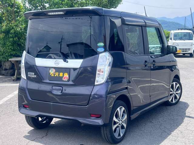 ★自社整備工場を完備！車検・定期点検・オイル交換はもちろん、板金も専用工場で丁寧な仕上げが自慢です！★お問い合わせは026-293-8630までお気軽にどうぞ♪