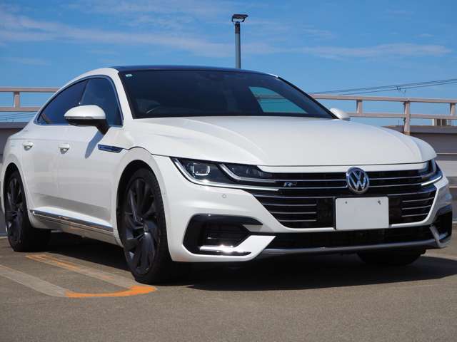 R-Line専用エクステリア（フロントバンパー、リヤスポイラー）