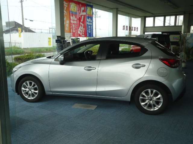 左側面からです。♪お車の買取り・下取りもしております。ご希望の金額をお伝え下さい。♪