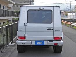バックカメラ＆パークトロニックで後方確認もしやすくなっています！