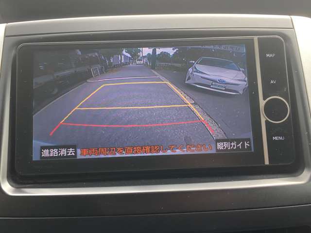 【バックカメラ】カラーで後方の映像を映してくれます☆障害物や車庫入れの際の確認もとれて安心ですね♪新品交換も可能です！！