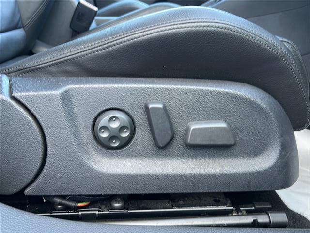 気になる車はすぐにお問い合わせください！画面右側の0066から始まる無料ダイヤルからお問い合わせ下さい！専門スタッフがお車のご質問にお答えいたします！