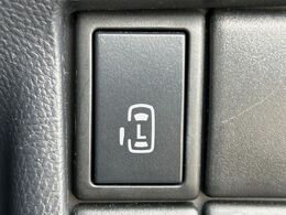 【パワースライドドア】スマートキーや運転席のスイッチでスライドドアの開閉が可能♪電動だから力を入れてドアを開ける必要が無く、小さいお子様でも、重い荷物を持っている時もラクに開け閉めできます♪