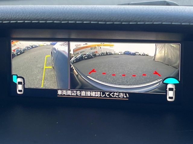 【フロント＆サイドカメラ】ドライバーから見にくい死角部分を映像で確認できる前方と左側面にカメラを装着。見通しがきかない場所や住宅密集地などを運転することが多い人におすすめの安心装備です。