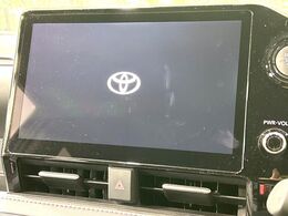 【10.5インチナビ】高級感とインパクトのある大画面ナビを装備。各種オーディオ操作はもちろん、スマホ連携もできる利便性の高いナビです♪