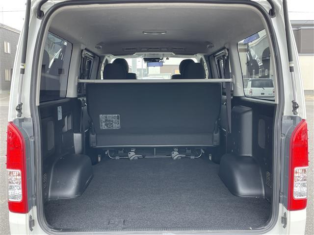 乗せる人数、荷物によってシートをアレンジすれば、ダンボールなどの大きい荷物や、釣り具などの長尺物も載せられそうですね！
