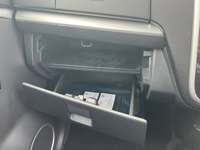 高品質・低価格！展示台数100台以上！貴方の車きっと見つかる！