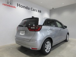 ボディ色はルナシルバー・メタリックです。