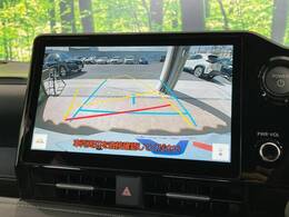 【バックカメラ】駐車時に後方がリアルタイム映像で確認できます。大型商業施設や立体駐車場での駐車時や、夜間のバック時に大活躍！運転スキルに関わらず、今や必須となった装備のひとつです！
