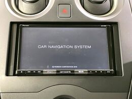 【ナビゲーション】目的地までしっかり案内してくれる使いやすいナビ。Bluetooth接続すればお持ちのスマホやMP3プレイヤーの音楽を再生可能！毎日の運転がさらに楽しくなります！！