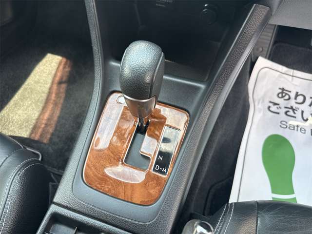 現在弊社ではご来店＋ご成約されたお客様全員に「納車後のオイル交換」をプレゼントさせて頂きます。詳しくはスタッフまでお問い合わせください。