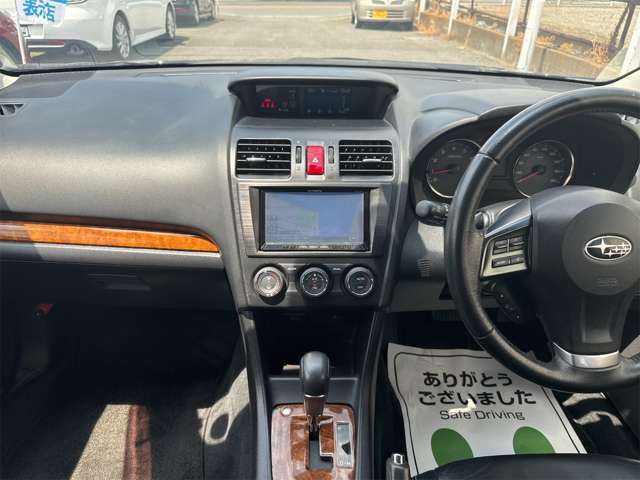 お車にてご来店の方は国道129号線上溝バイパス入り口を上溝駅方向へ400メートル位先、右側の大展示場になります。電車でご来店の方はJR相模線番田駅よりお電話頂ければ、お迎えに参ります。