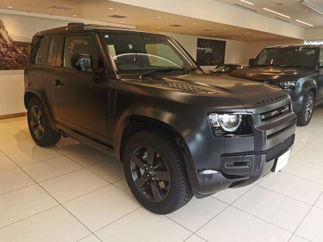 ジャガー・ランドローバーオーナー様のみがご加入いただけるブランド保険もお取り扱いいたします。一般の自動車保険と比べ、様々な特約が付帯され、オーナー様の安心・安全をメーカー・販売店一丸となりサポート。