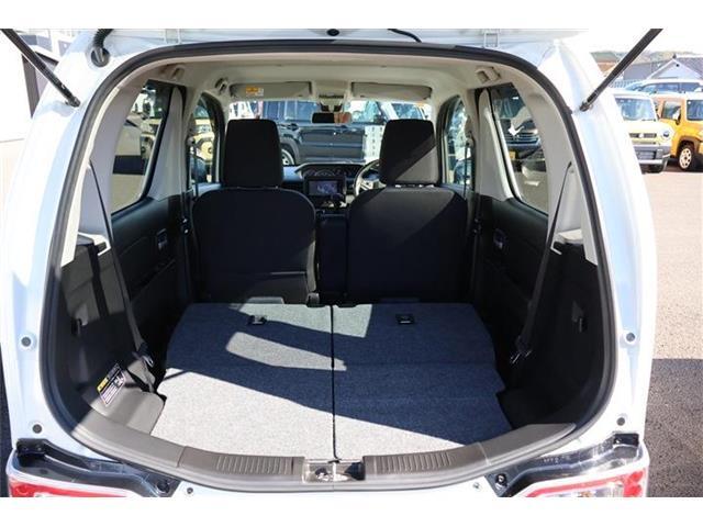 荷室スペースも充分、荷物の収納も楽々です。