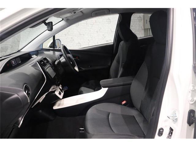 体格に合わせてシートの位置をきめ細かく調節できるので、いつでも最適な運転姿勢をキープ。操作も軽く、ラクラクです