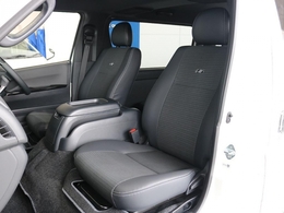 特別仕様車専用のハーフレザーシートになっています！