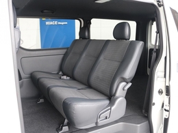 後席もハーフレザーシートになっています！