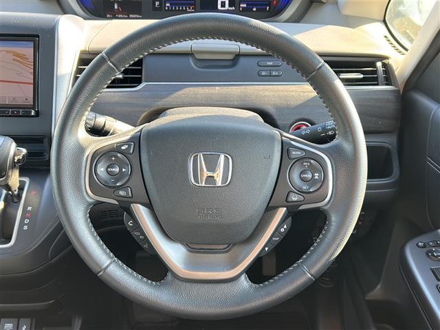 【ハンドル】『ハンドル/ステアリング』の画像になります。写真の内容に関してご不明点、ご質問等がございましたらお気軽にガリバー店舗までお問い合わせください。