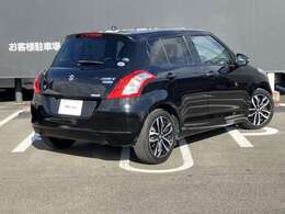 納車前に入念な点検整備をさせていただきます。もちろん全車走行距離無制限のワイド保証付きですので安心してお乗りいただけます。