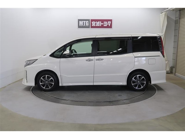 自動車保険やJAFも取扱いしています。土日も対応してますよ　♪♪
