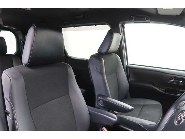 納車前にしっかり点検してお渡ししております。全店舗サービス工場も併設しております。納車後も安心してお任せ下さい。