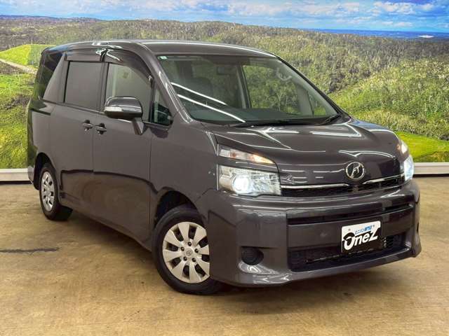 駐車時に後方がリアルタイム映像で確認できます。大型商業施設や立体駐車場での駐車時、夜間のバック時に大活躍です！運転スキルに関わらず、今や必須となった装備のひとつ！