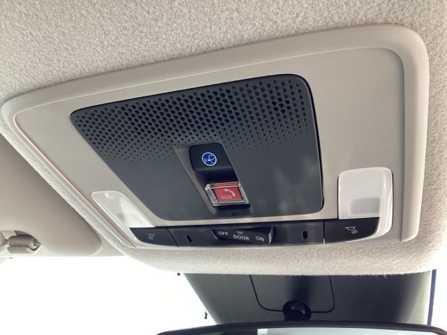 安全運転支援システム　Honda　SENSING付きです。常にシステムで周囲の状況を認識し、ドライバーをサポートします！！