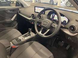 エンジンやトランスミッション等の主要部品を含むほぼ全ての部品を、走行距離に関係なく保証します。万一、修理が必要な場合でも工賃や部品代等は無償です。保証期間はスタッフまでお尋ねください