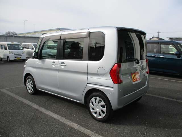 塗装ブースも完備。些細な傷からオール塗装まで、丁寧に作業いたします。お気軽にご相談ください。