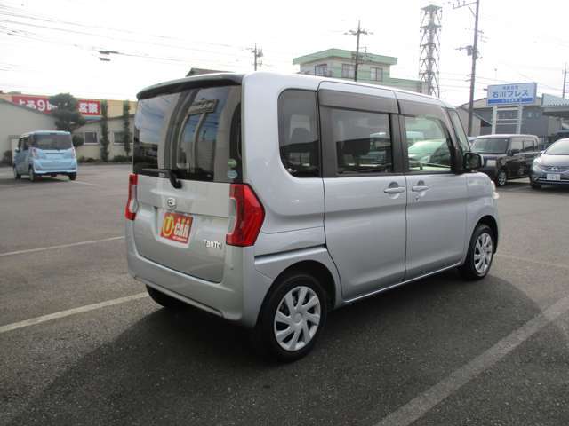 しっかりと整備を行って納車いたしますが車は機械、まったく壊れないということはありません。安心してお乗りいただけるようカーセンサーアフター保証もご用意しています。詳細はスタッフまでお問い合わせください。