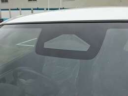 デュアルセンサーブレーキサポートで安全運転の手助けをしてくれます。