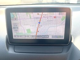 【メーカー純正ナビ】インテリアに溶け込むスタイリッシュな「専用設計」メーカーナビを装備♪視認性や操作性など基本性能にも優れ、より上質なカーライフをお楽しみいただけます。