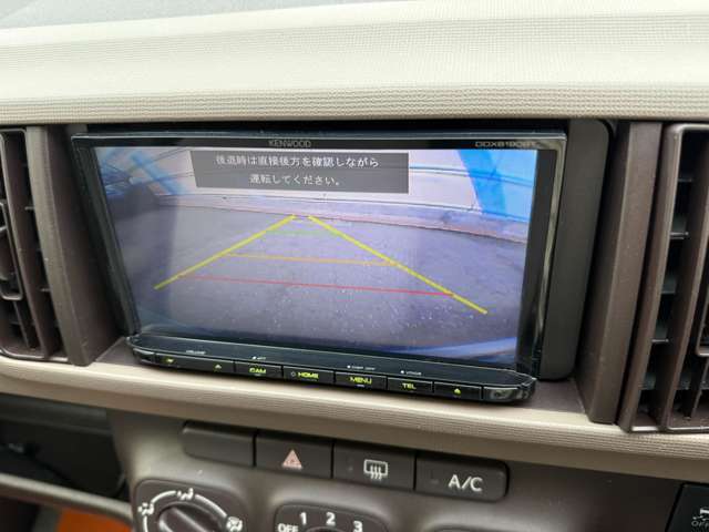 バックカメラ付きで安心♪