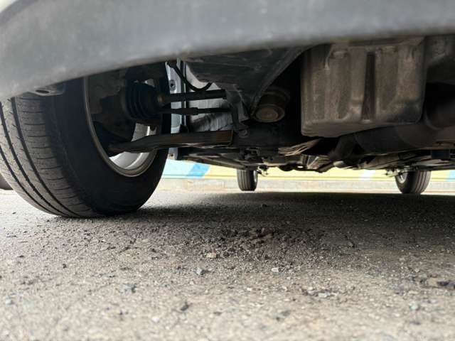 展示前の車内清掃に加えて、ご納車前にも入念な車輌洗車・車内清掃を実施いたします。