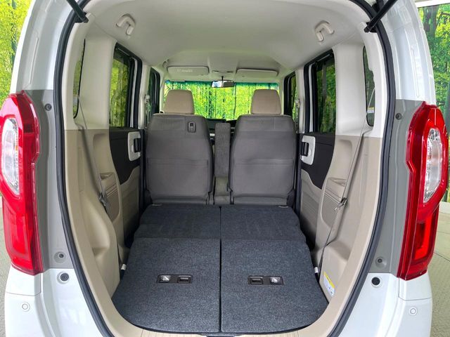 普段のお買い物や通勤、送迎等に十分な荷室スペースを確保しております。セカンドシートを倒すと、大きな荷物の積載も可能です♪