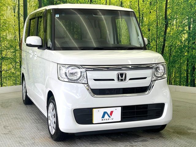 大好評のボディコーティング「弾スプラッシュコート」もご納車までに施工可能。通常のガラスコートと異なる、耐久年数6年の無機質ガラスコーティングが、ボディをキレイな状態に保ってくれます。