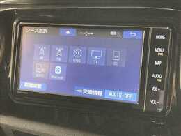 【純正7インチナビ】一体感のあるナビは、高級感ある車内を演出してくれます。Bluetooth再生などオーディオ機能も充実しておりますので、運転もより楽しめます♪