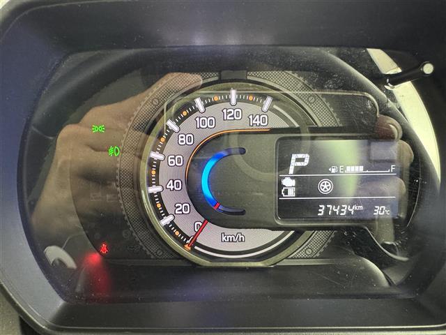 【スピードメーター】メーターがシンプルで見やすく運転しやすいですね！