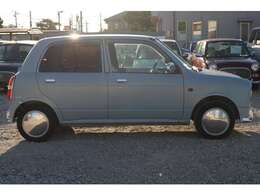 ☆男性も女性も様になるデザインです！一目見ただけで、この魅惑的なボディーが存在感を放っていることが分かって頂けると思います。