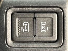 【両側パワースライドドア】スマートキーや運転席のスイッチで後席両側スライドドアの開閉が可能♪電動だから力を入れてドアを開ける必要が無く、小さなお子様でも簡単に開け閉めでき快適です♪