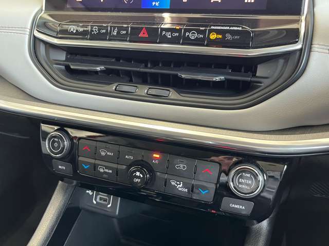 LIBERALAでは多種多様の車種をご用意させていただいております。お客様がご納得いくまで、そのお車の持つ特性を五感すべてで感じ取っていただける場をご提供します。