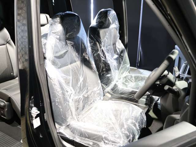 ヒーター付きハーフレザーシートです♪