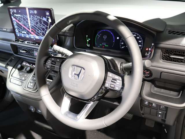 ナビ装着スペシャルパッケージを装備♪