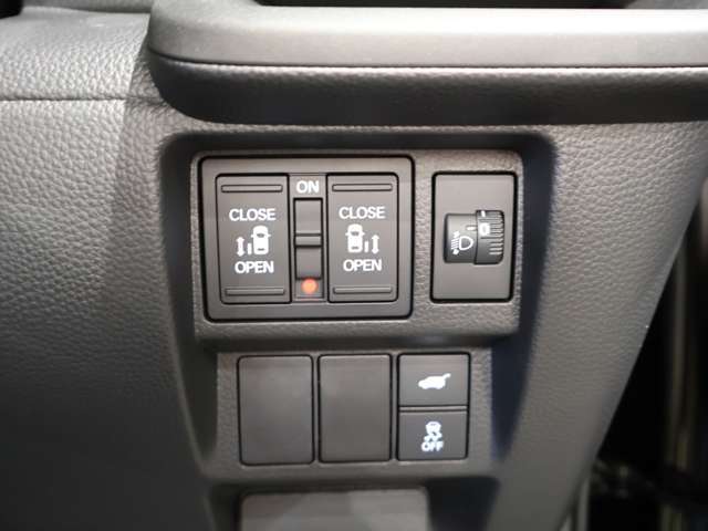 両側電動スライドドア☆